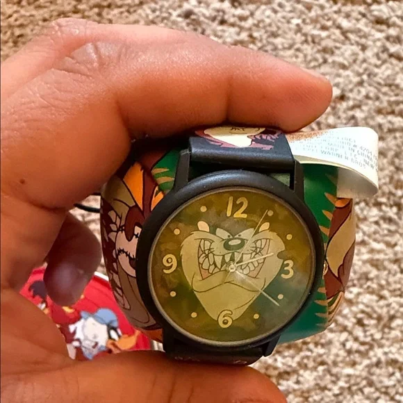 Warner Bros. Looney Tunes Tasmanian Devil holographic Watch
